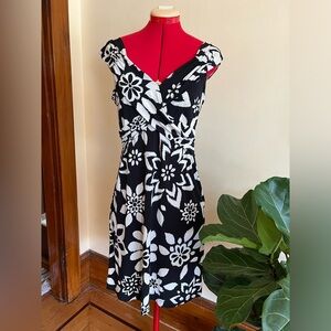 Flattering women’s black and white floral stretch dress